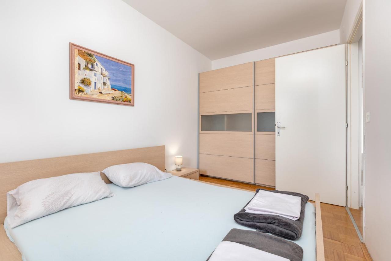 Apartman Leona Leilighet Vrbnik Eksteriør bilde