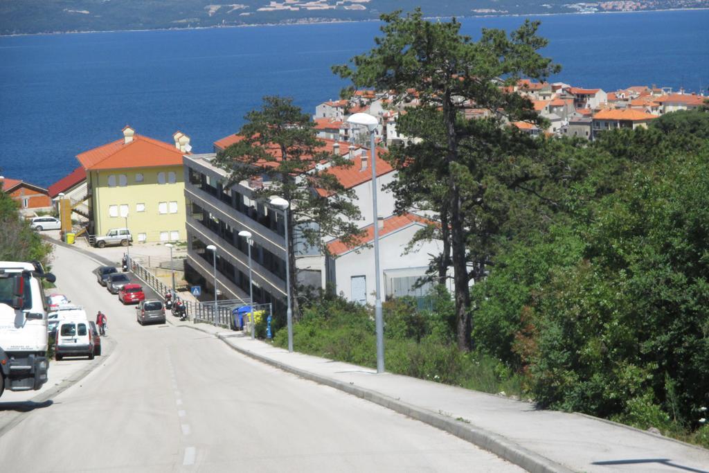 Apartman Leona Leilighet Vrbnik Eksteriør bilde